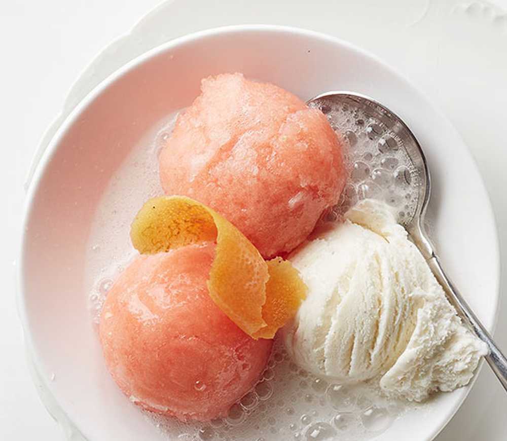 Персиковый сорбет. Сорбет грейпфрутовый. Desserts Grapefruit Sorbet. Мороженое с грейпфрутом. Мороженое розовый грейпфрут.